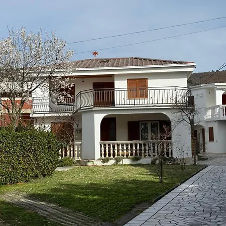 Nyaraló House Jesenova *
